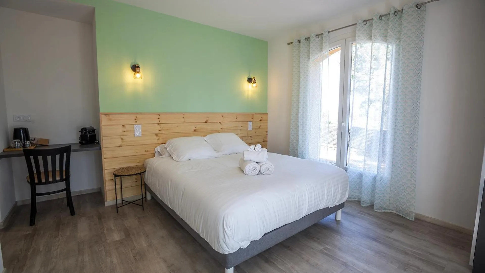 Domaine De La Mautanne Aparthotel Sainte-Tulle 4*,  Franciaország