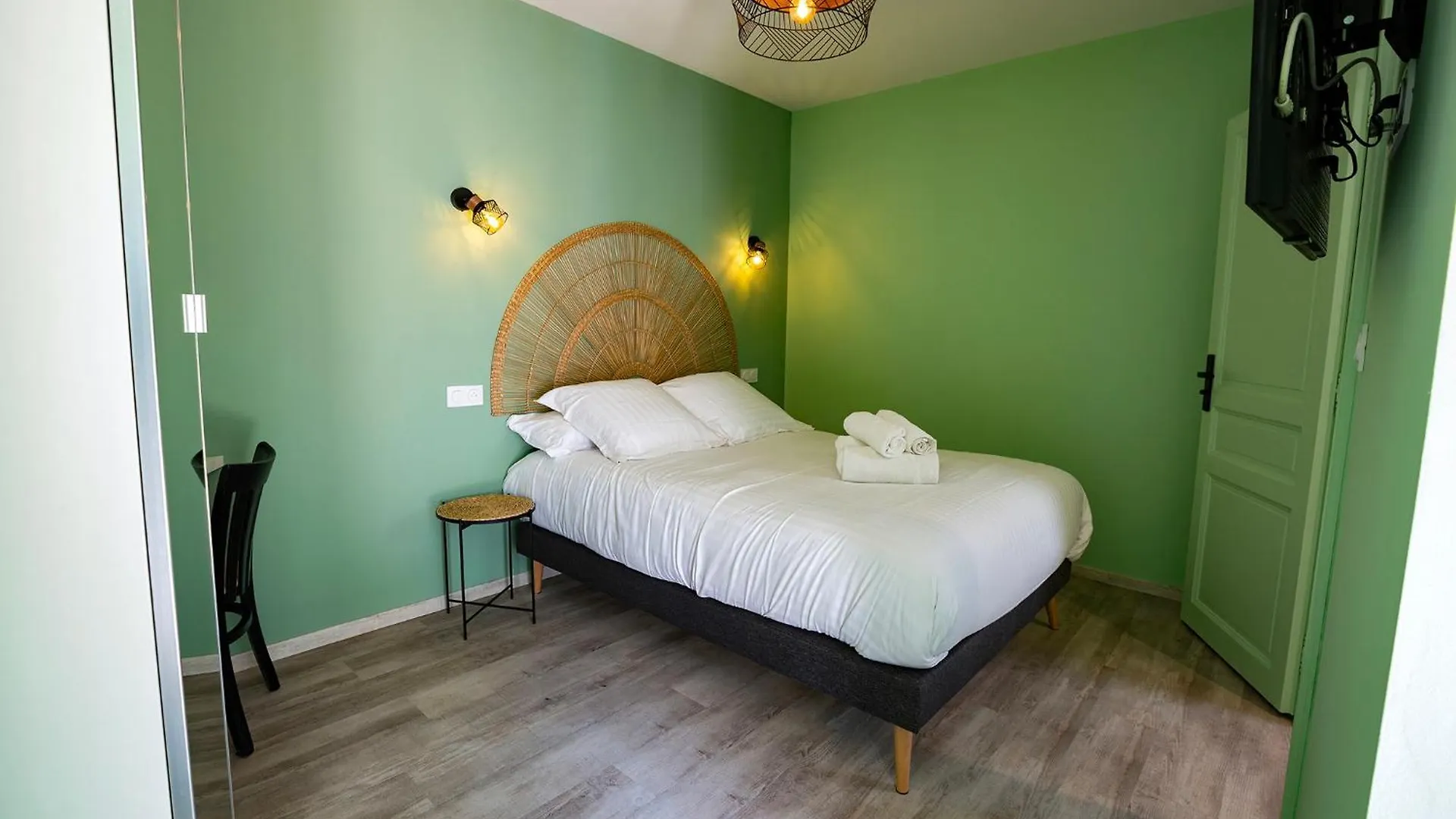 Domaine De La Mautanne Aparthotel Sainte-Tulle 4*,
