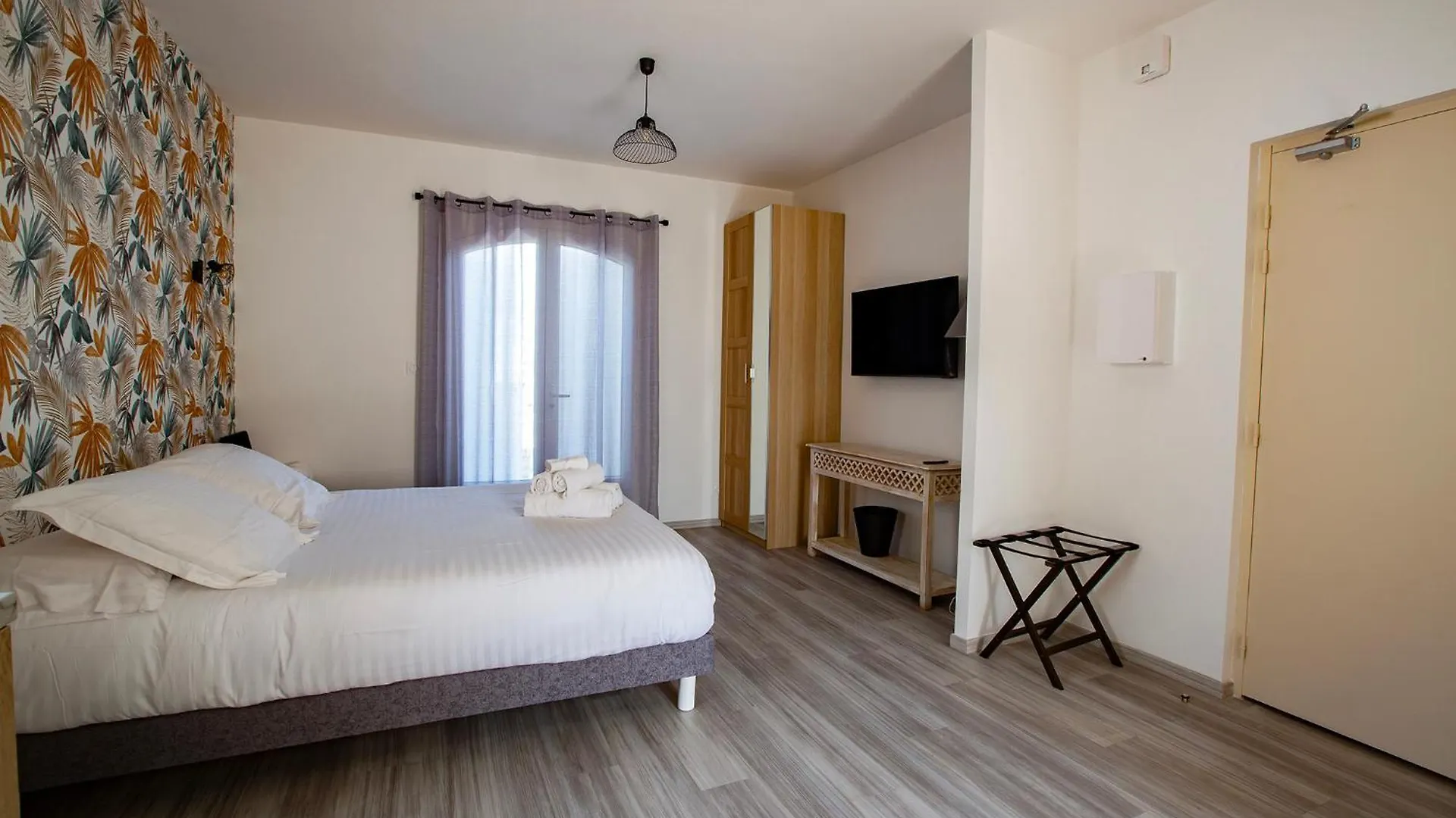 Domaine De La Mautanne Aparthotel Sainte-Tulle 4*,  Franciaország