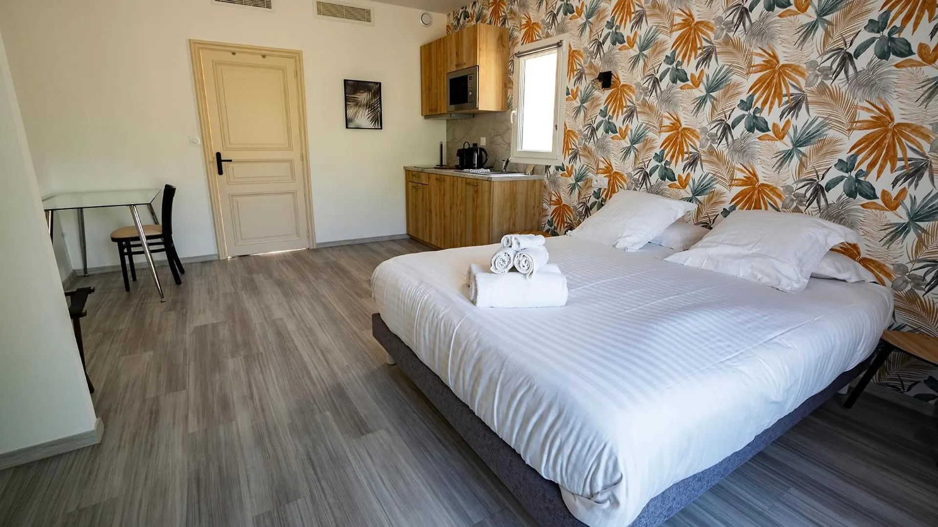 ****  Domaine De La Mautanne Aparthotel Sainte-Tulle Franciaország