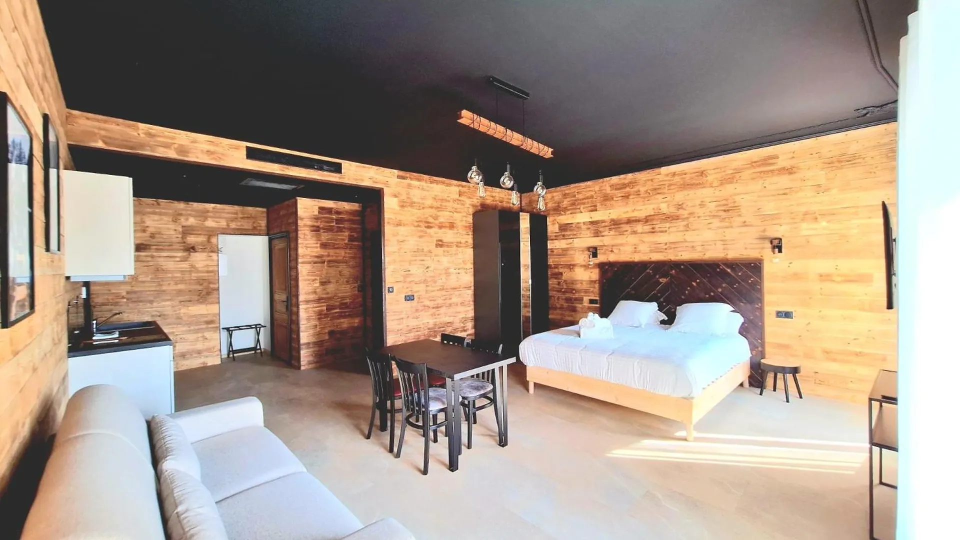Domaine De La Mautanne Aparthotel Sainte-Tulle