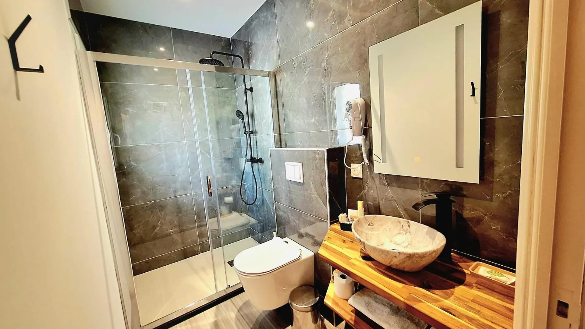 Domaine De La Mautanne Aparthotel Sainte-Tulle 4*,  Franciaország