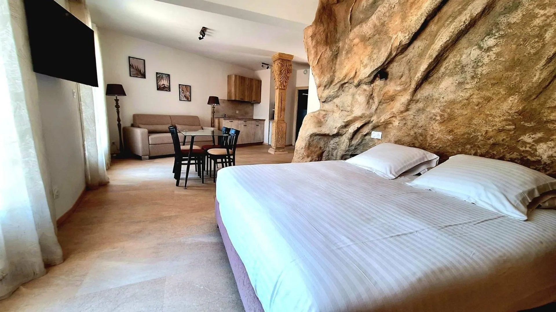 Aparthotel Domaine De La Mautanne Sainte-Tulle