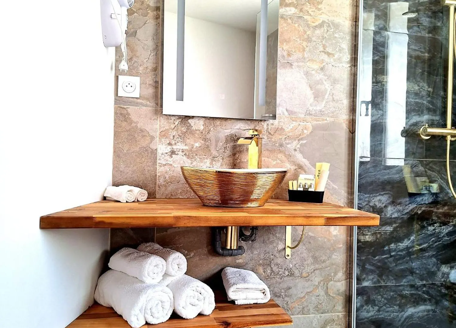 Aparthotel Domaine De La Mautanne Sainte-Tulle 4*,