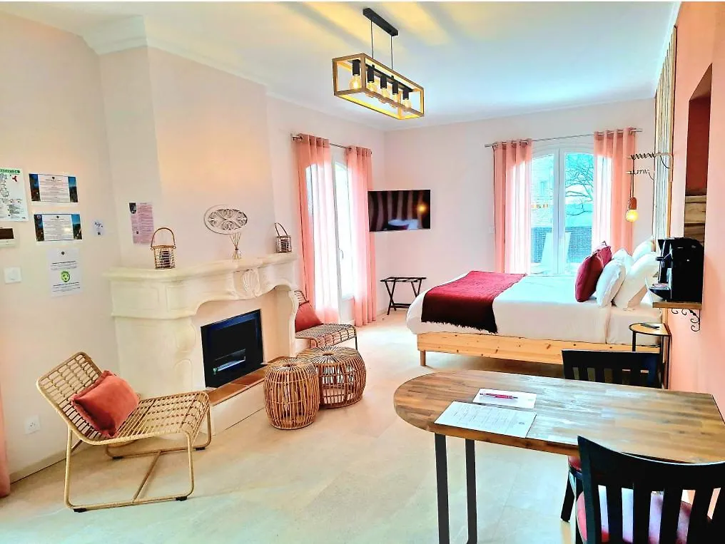 Domaine De La Mautanne Aparthotel Sainte-Tulle 4*,